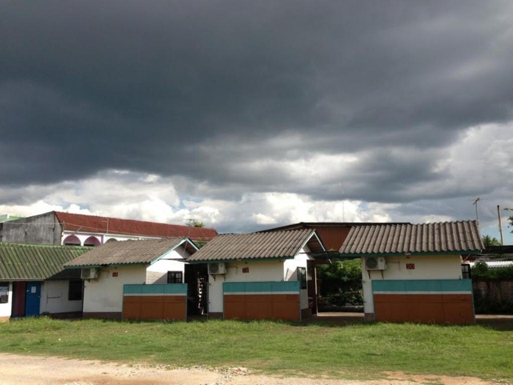 Nora Guesthouse チュンポーン エクステリア 写真
